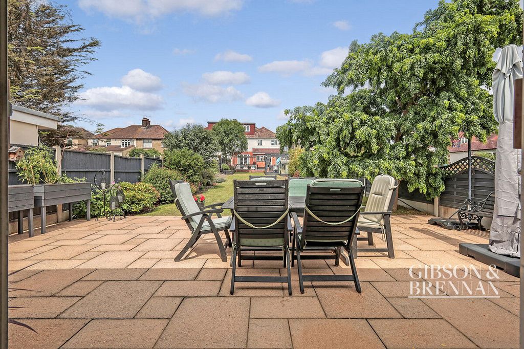 Property photo 3 of 33
