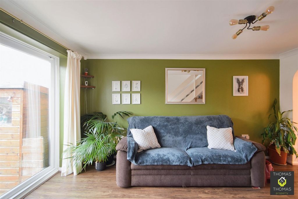 Property photo 2 of 12 Dsc_0025 (1).Jpg