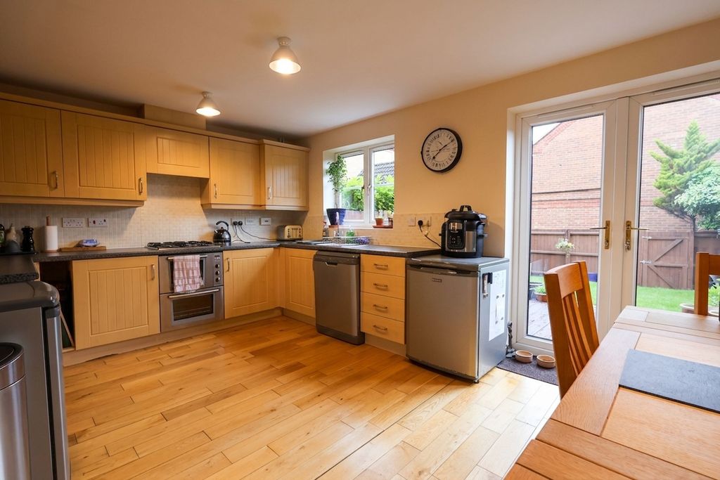 Property photo 3 of 23
