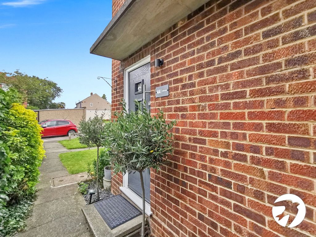 Property photo 3 of 15 Picture No. 01