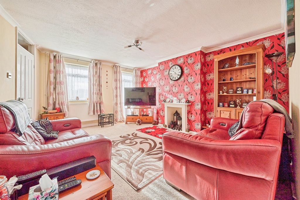 Property photo 2 of 14