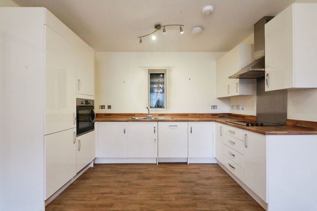 Property photo 3 of 13 Pbox-Img.Jpg