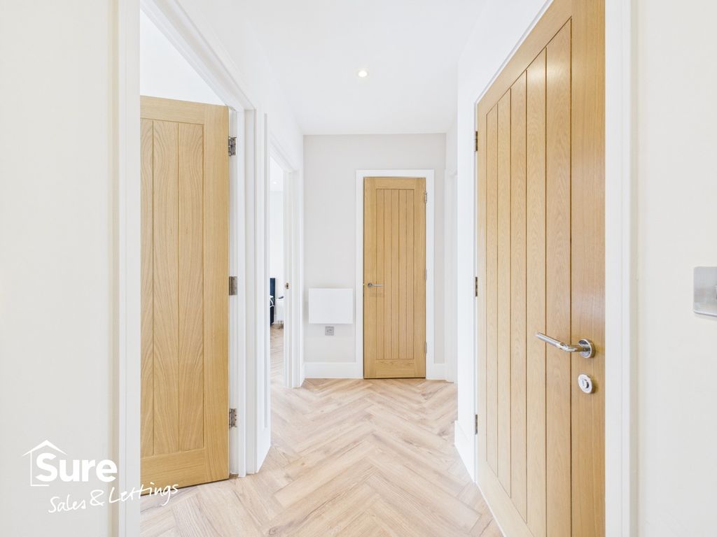 Property photo 3 of 14 4407403