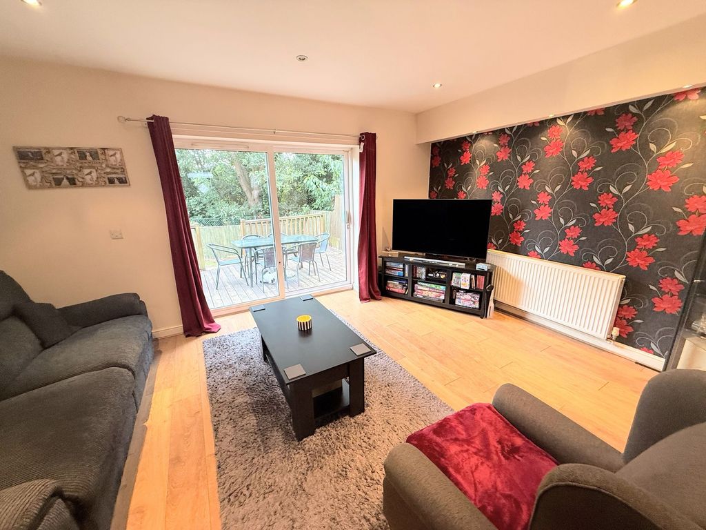 Property photo 2 of 25