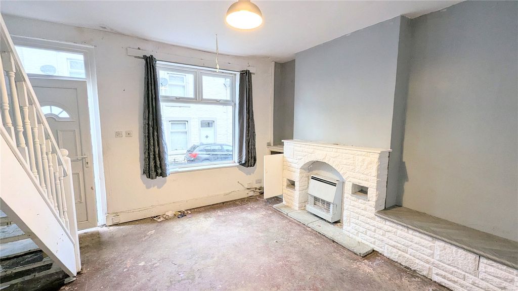 Property photo 2 of 6 Lounge