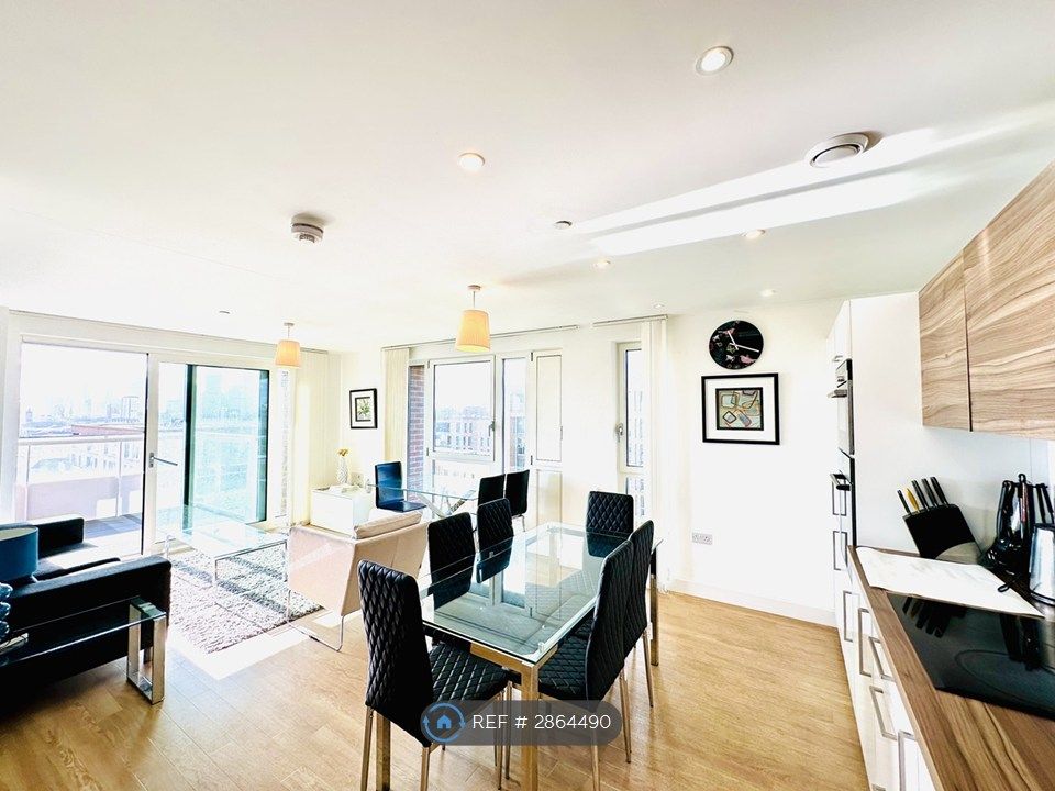 Property photo 2 of 23