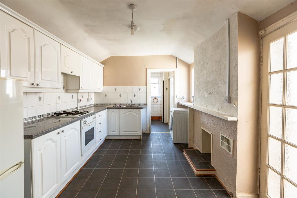 Property photo 3 of 25