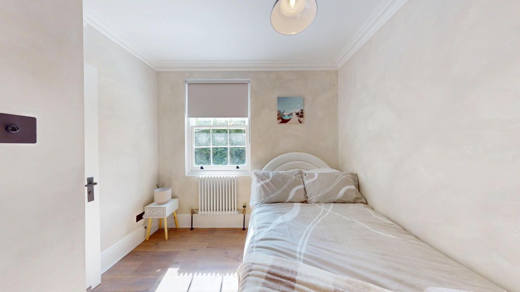 Property photo 3 of 22 Bedroom