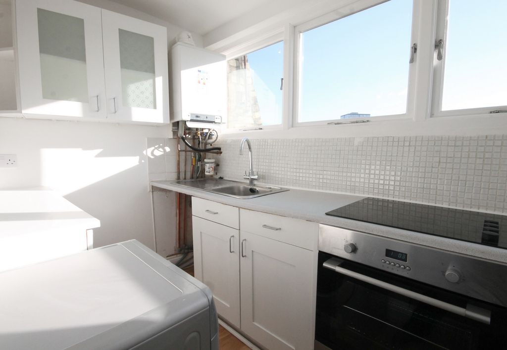 Property photo 3 of 4 Kitchen