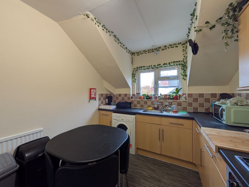 Property photo 3 of 6 Photo 7