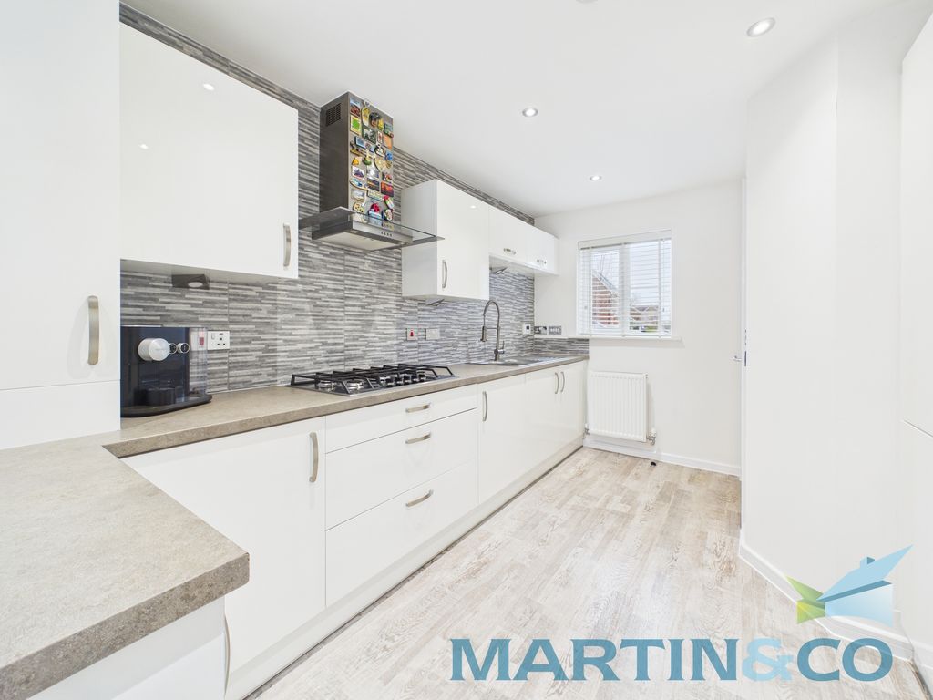 Property photo 3 of 27 Cam01870G0-Pr0197-Still013