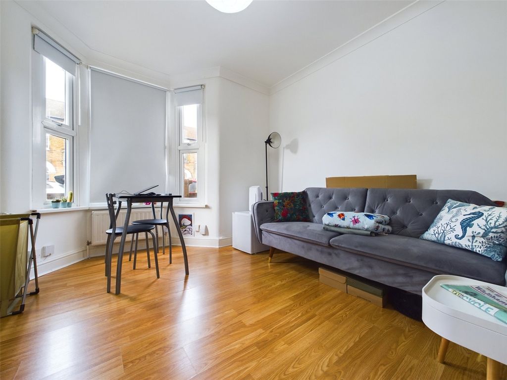 Property photo 2 of 14 Picture No. 24