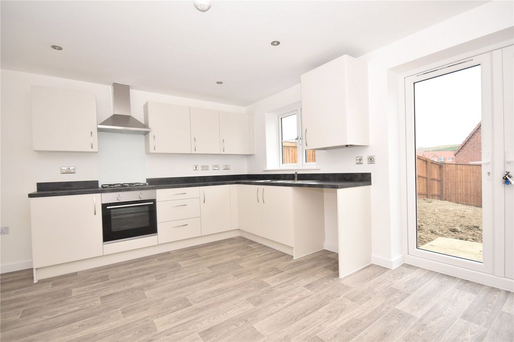 Property photo 2 of 11 Picture No. 15