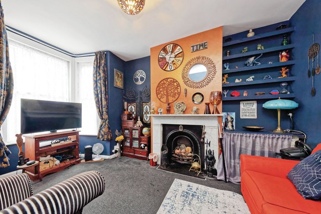 Property photo 2 of 14 Photo