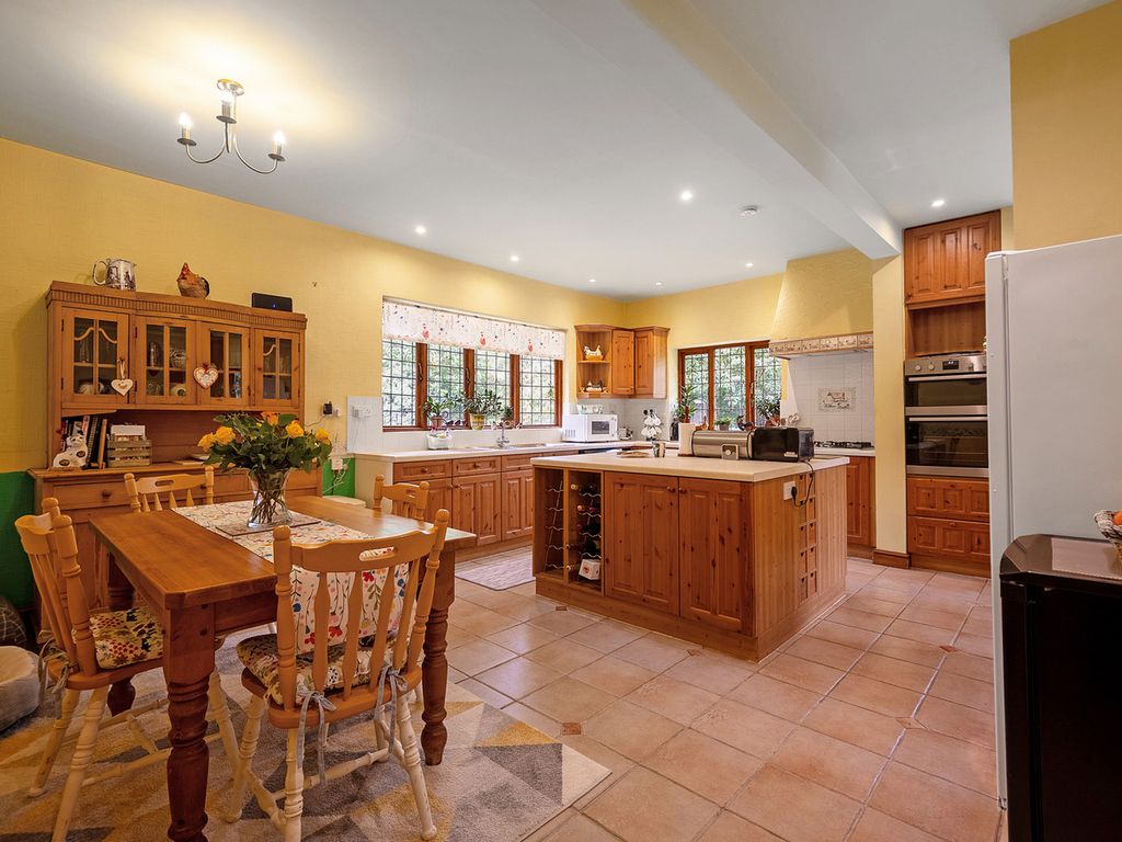 Property photo 3 of 25