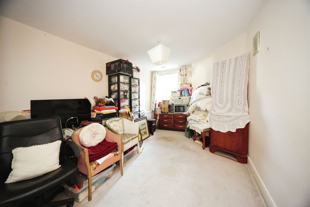 Property photo 3 of 14