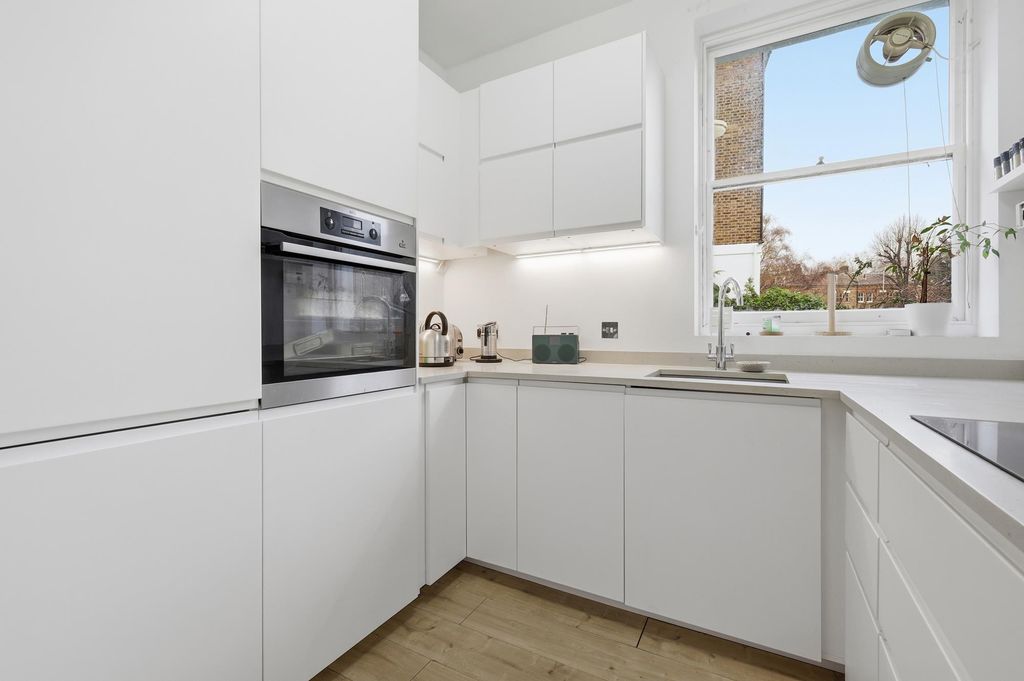 Property photo 2 of 11 Image