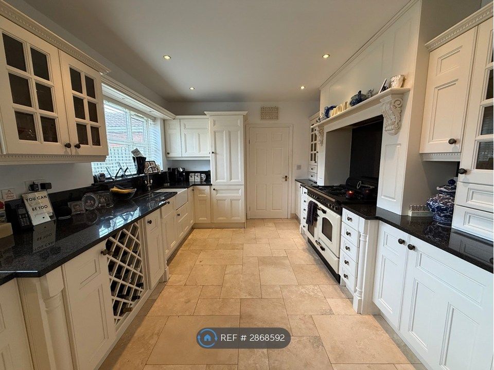 Property photo 3 of 27