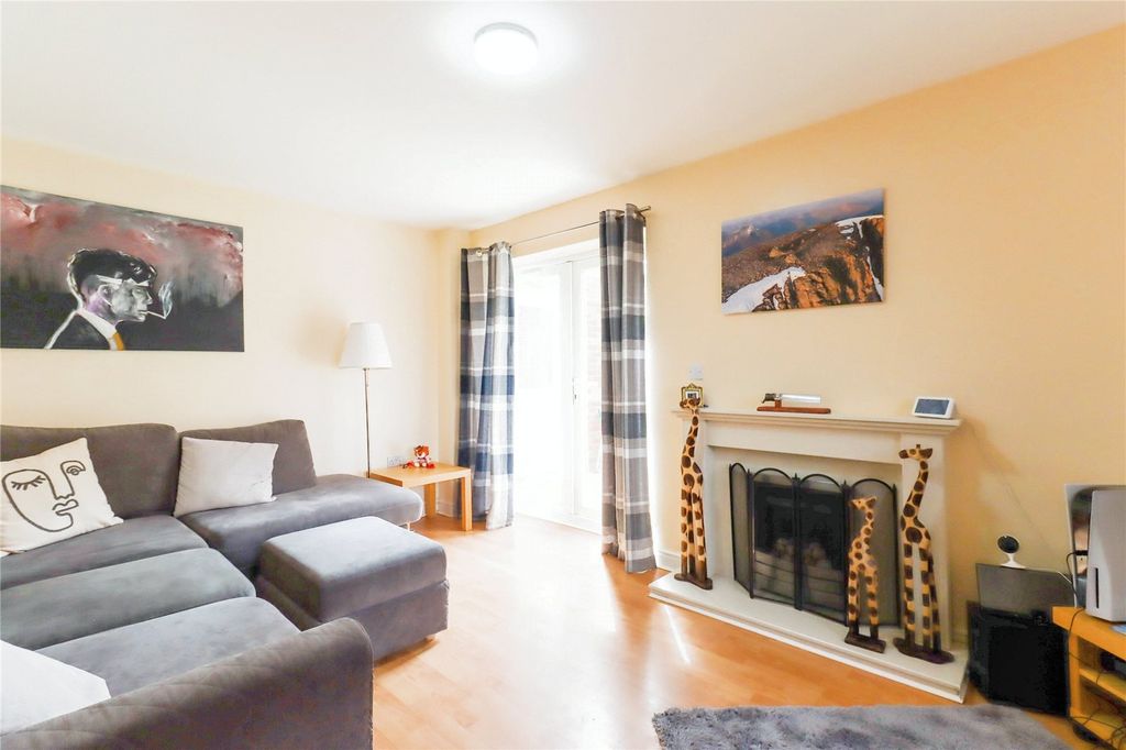 Property photo 2 of 13 Lounge