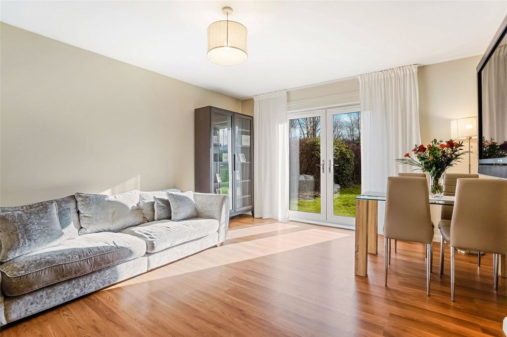 Property photo 3 of 21 Living/Dining Area