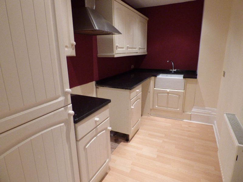 Property photo 3 of 16 Flat 1