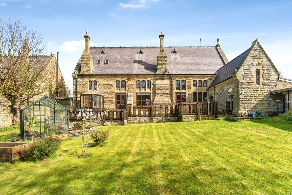 Property photo 1 of 38 Picture No. 54