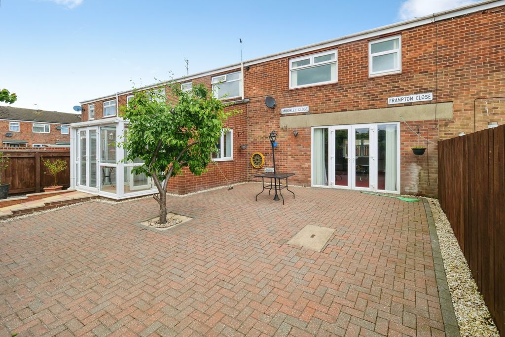 Property photo 2 of 19