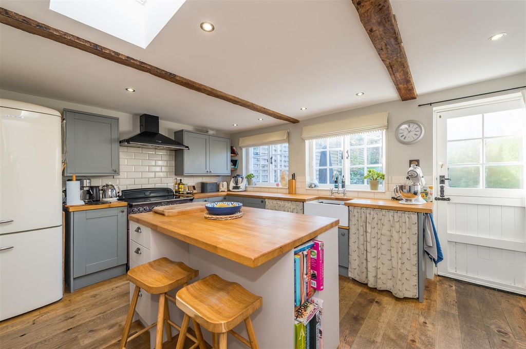 Property photo 3 of 37 Thickness_18.Jpg