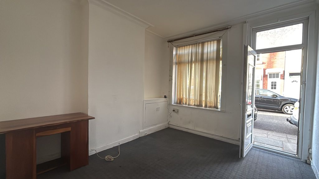 3 bed terraced house to rentCossington Street, Leicester LE4