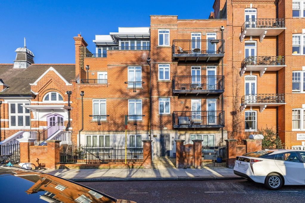 Property photo 1 of 8 Picture No. 01