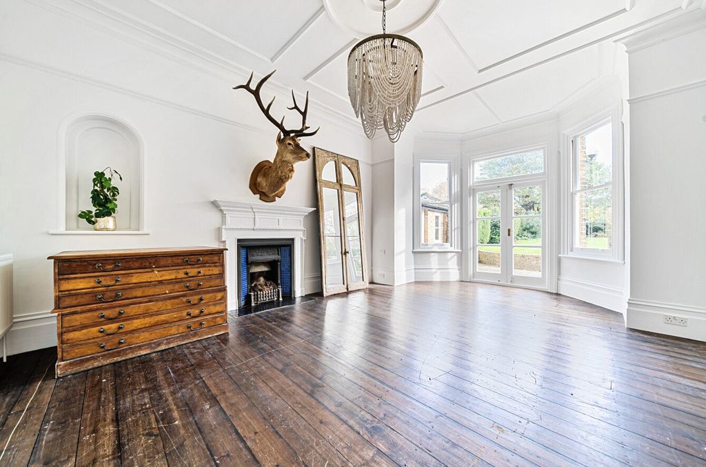 Property photo 2 of 20 Reception