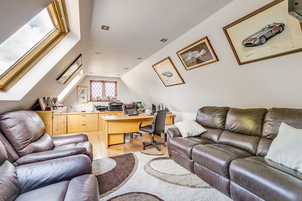 Additional image 28 of 6 bed detached house for saleMoormead Hill House, Offley Road, Hitchin SG5