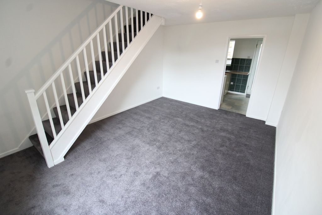 Property photo 2 of 8 Lounge