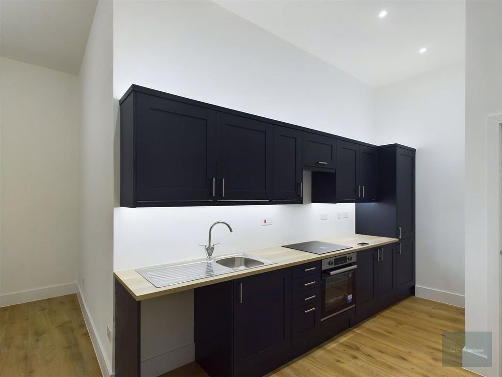 Property photo 3 of 9 Cam03907G0-Pr0052-St