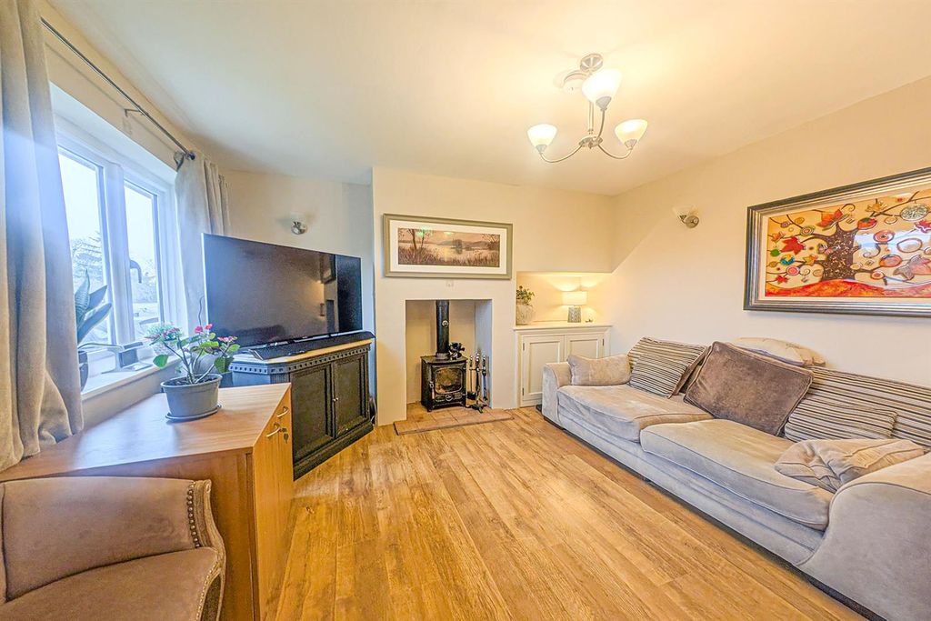 Property photo 3 of 11 Pxl_20260206_111507638.Raw-01.Lvg.Jpg