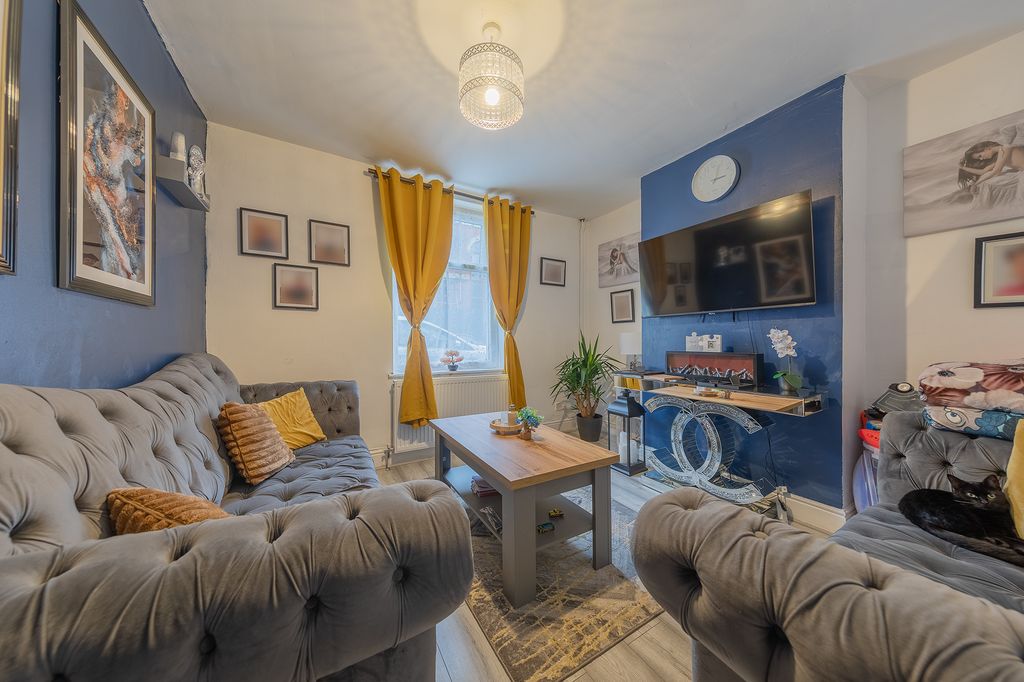 Property photo 2 of 19