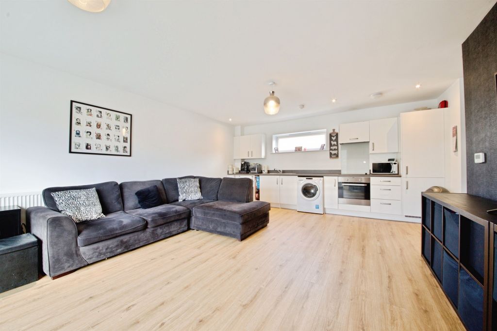 Property photo 3 of 11