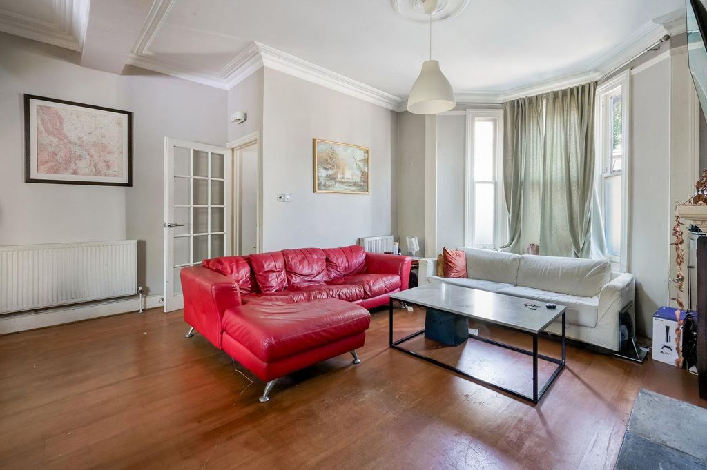Property photo 1 of 12