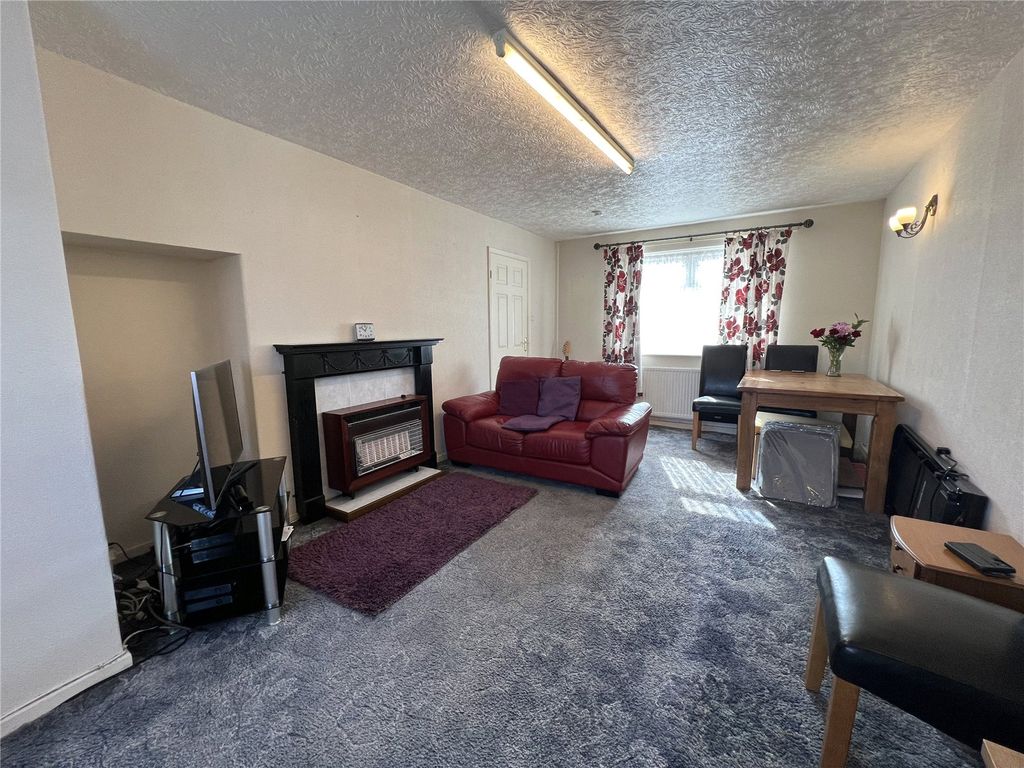 Property photo 3 of 17 Picture No. 25