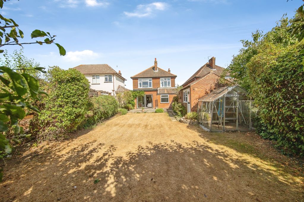 Property photo 2 of 17
