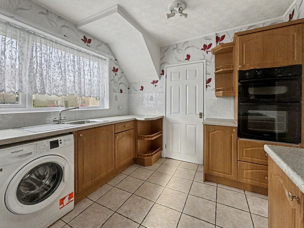 Property photo 2 of 24