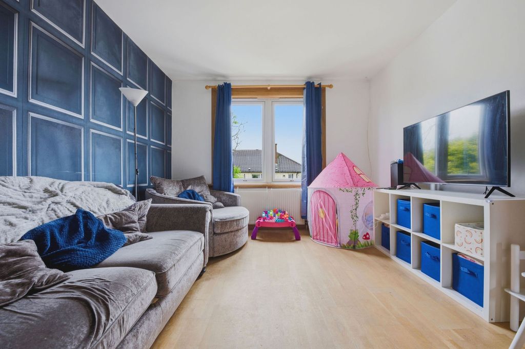 Additional image 4 of 2 bed flat for sale27 Victoria Place, Brightons, Falkirk FK2
