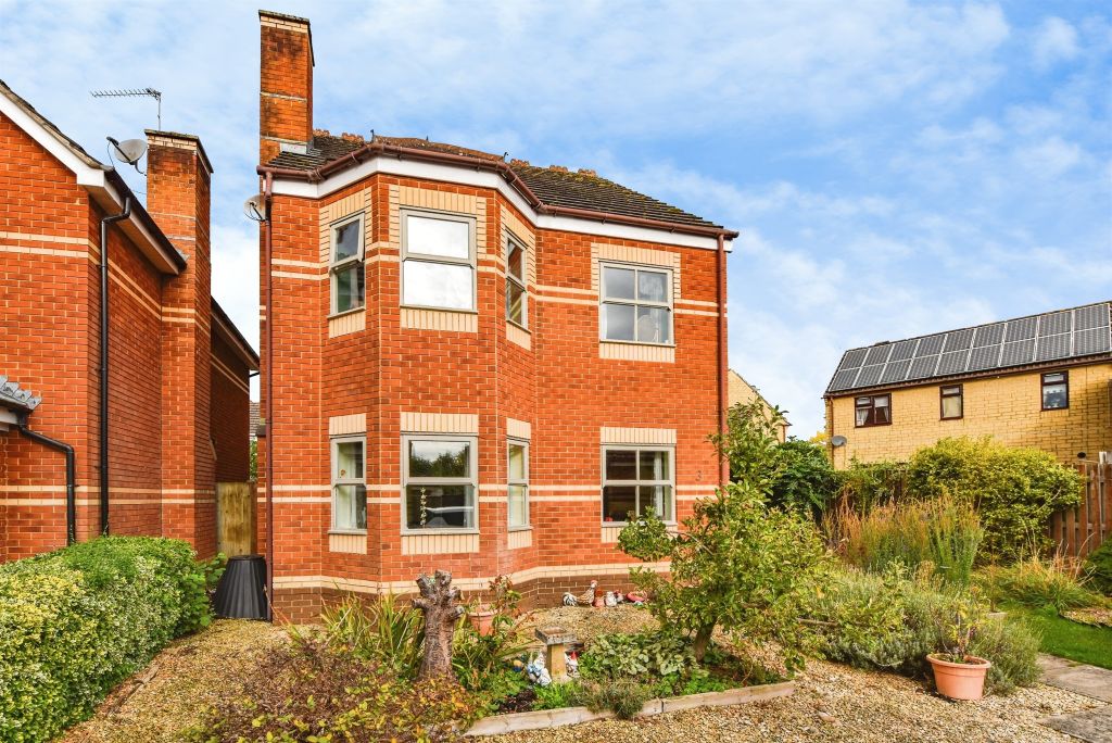 Property photo 1 of 11