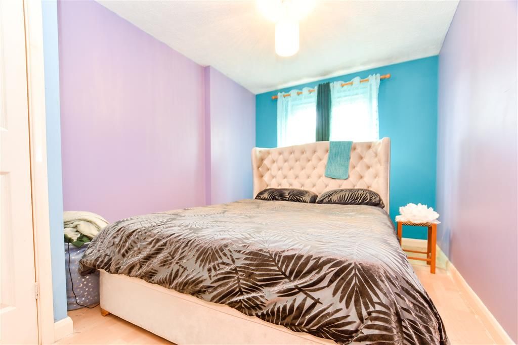 Property photo 1 of 17 Bedroom 1