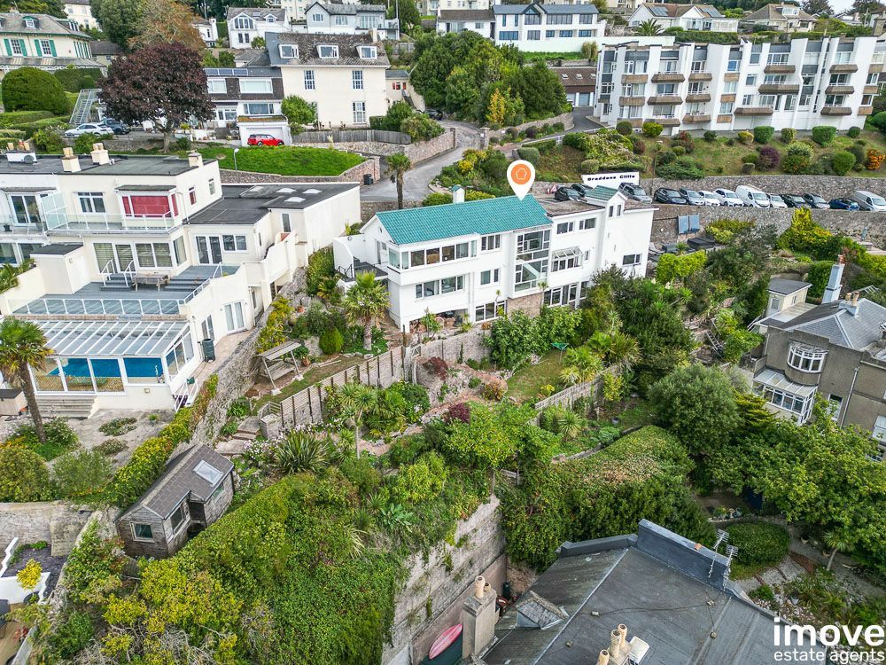 Property photo 1 of 33