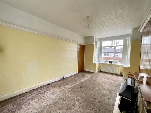 Property photo 3 of 15 Lounge