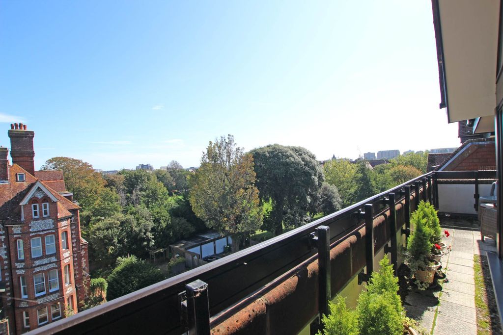 Additional image 13 of 3 bed penthouse for saleGrassington Road, Eastbourne BN20