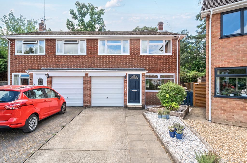 Property photo 1 of 12 1483861-4-6A46678...