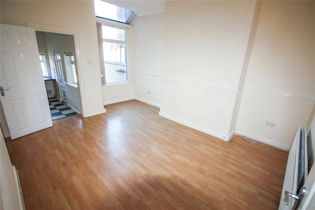 Property photo 2 of 12 Picture No. 13