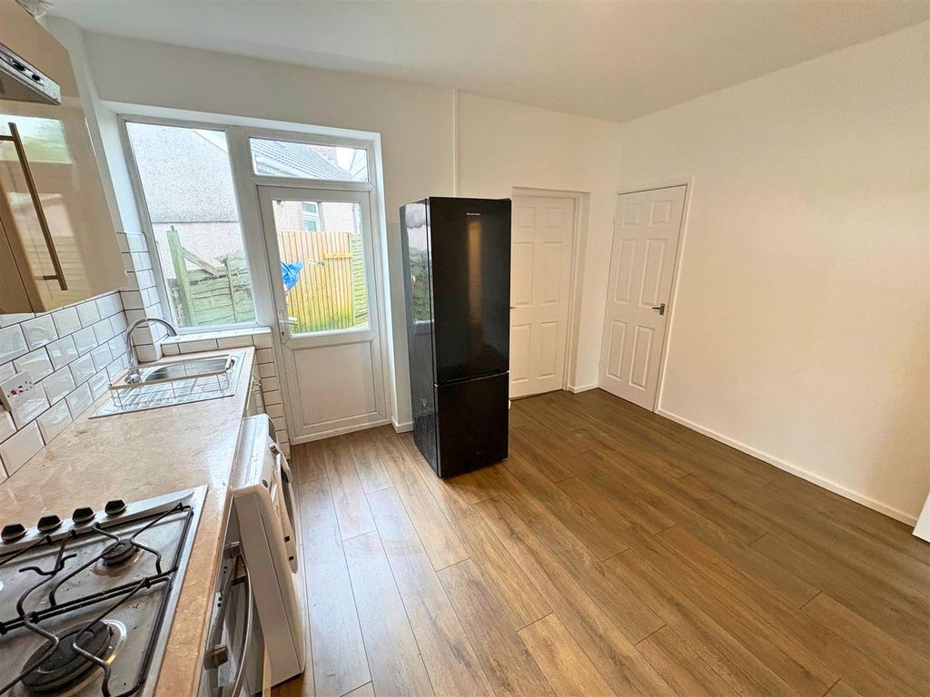 Additional image 8 of 3 bed terraced house to rentCastle Street, Maesteg CF34